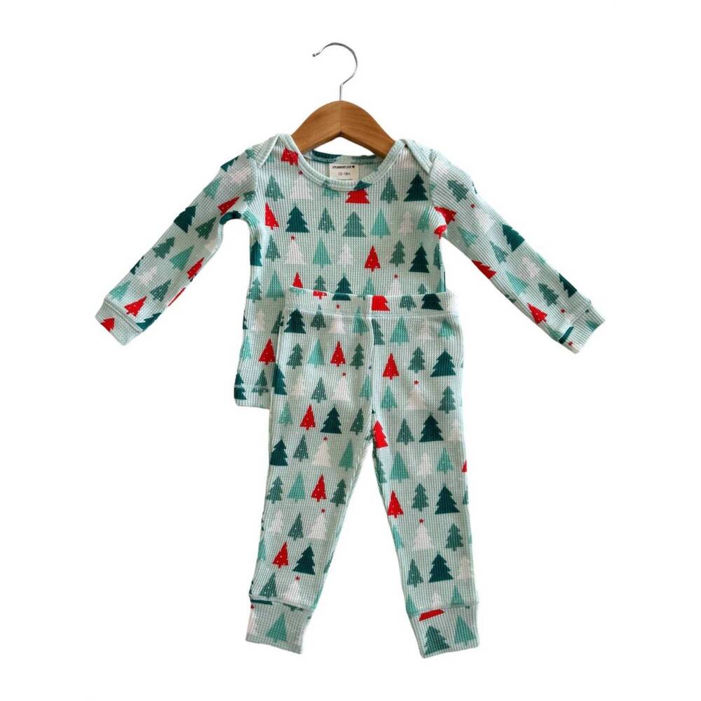 NEW SPEARMINTLOVE kids festive firs holiday pajama set in green multi